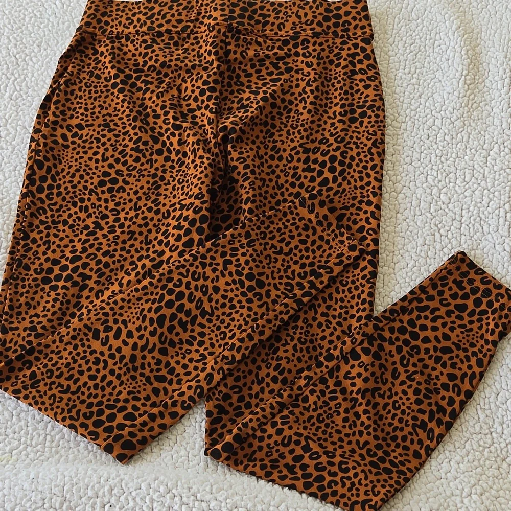 Lands' End Animal Print Leggings in Dark Orange and Black - Picture 3 of 3